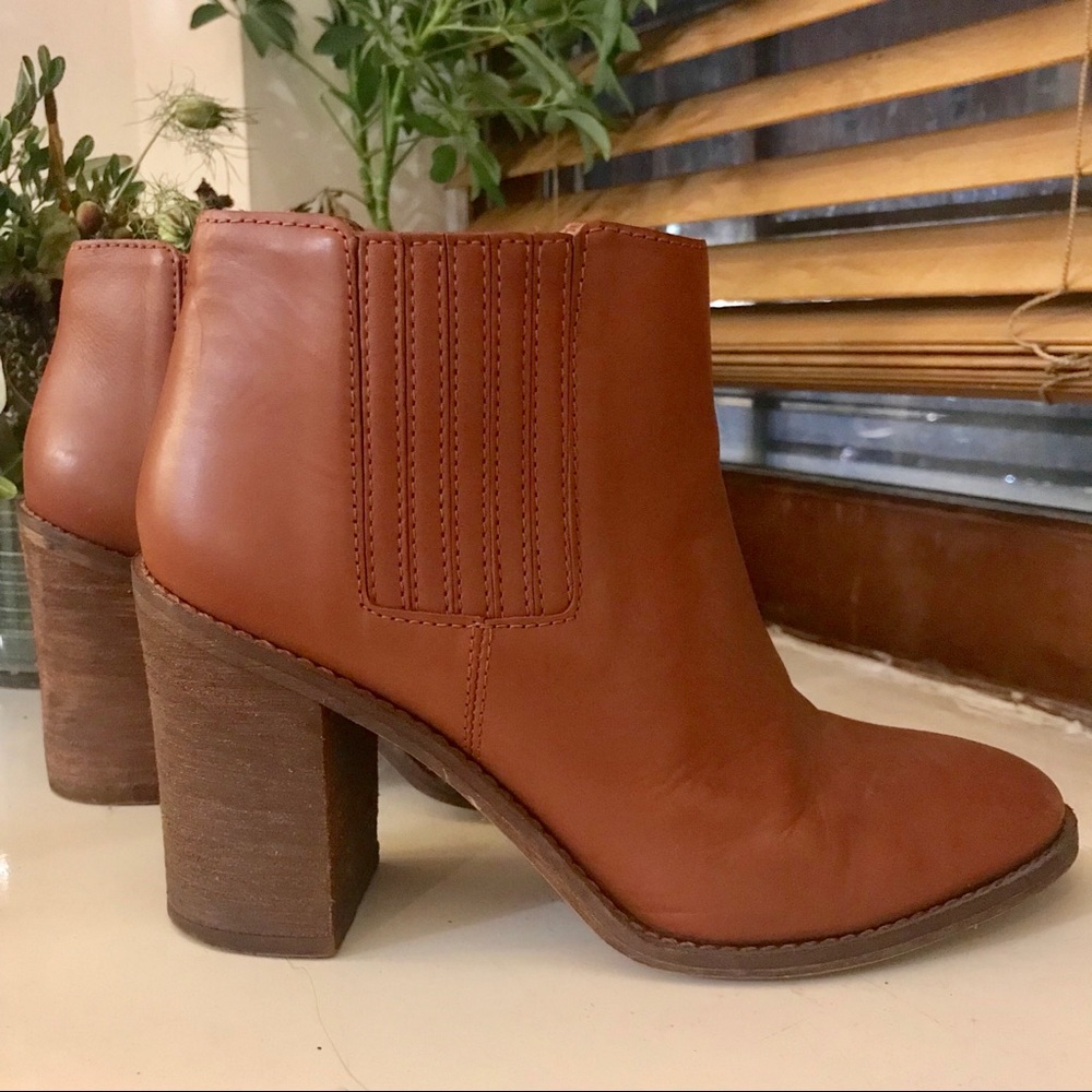 Madewell Tan Leather Chelsea Booties